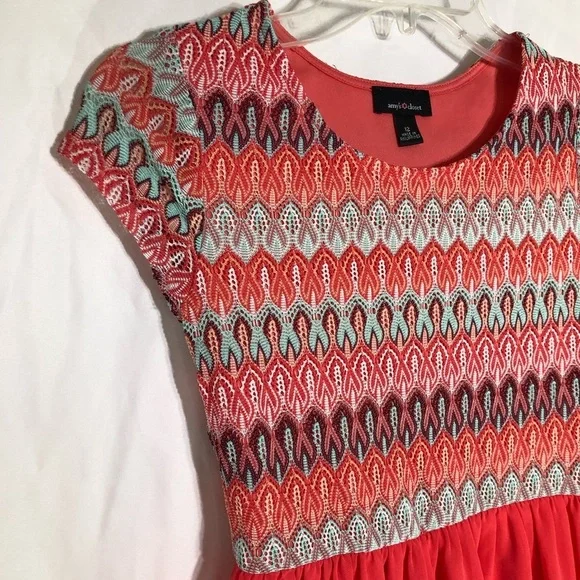 Amy’s Closet Girls  Knit Lace Hi-Lo Dress - Picture 2 of 7